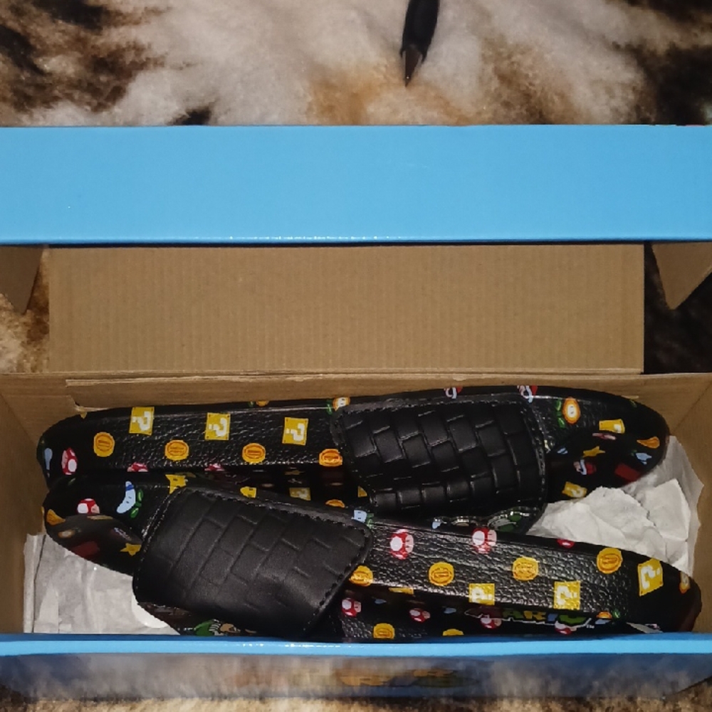 NIB boys Super Mario Sandal slides (Size 3 Little kid)